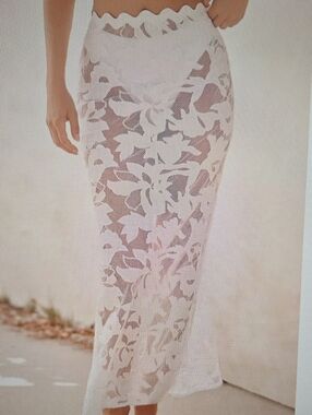 NWT Blithe By Anthropology White Scalloped Maxi Size Small